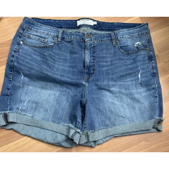 Torrid Denim Womens Shorts Size 24 Distressed Stretch Plus Size Measures 43x5 - Picture 1 of 10